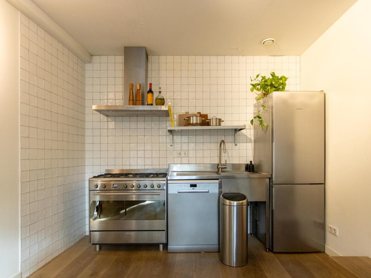 Georgia'S Bathhouse Apartment เบรดา ภายนอก รูปภาพ